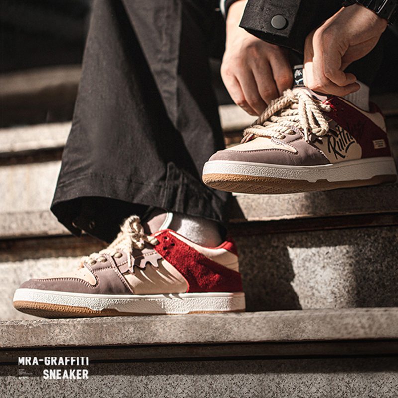 Find Your Perfect Summer Sneakers: Retro, Jogging, and Canvas Styles